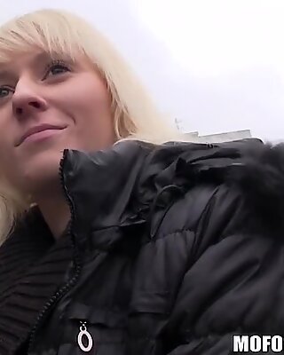 Natural Czech blonde is paid cash for BJ